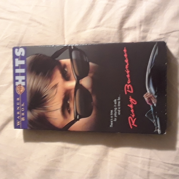 6/$15 Risky business Warner bros VHS video tape - Picture 2 of 3